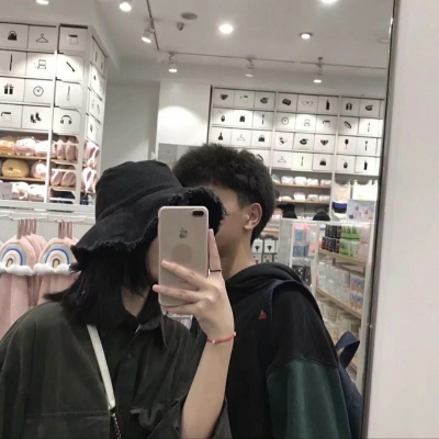 高清真实的一对两张情侣真人头像图片