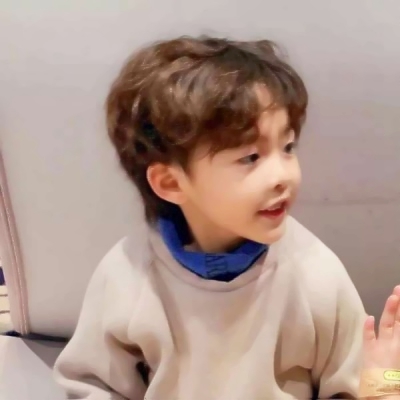高清一对两张的小孩子可爱萌情侣头像图片
