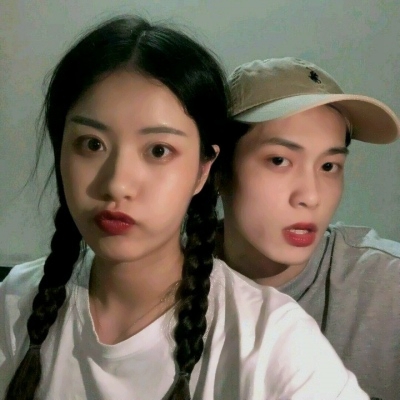 高清一对两张的真人唯美意境甜蜜情侣头像图片