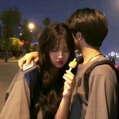 高清一对两张的真人唯美意境甜蜜情侣头像图片