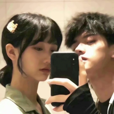 高清一对两张的真人唯美意境甜蜜情侣头像图片