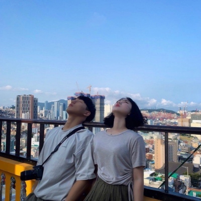 高清一对两张的真人意境情侣头像图片