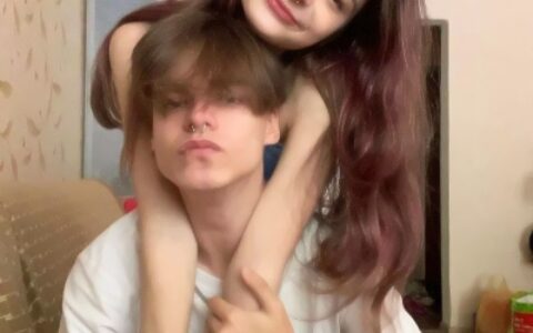 高清甜蜜的欧美情头情侣双人两张图片 情头双人两张欧美