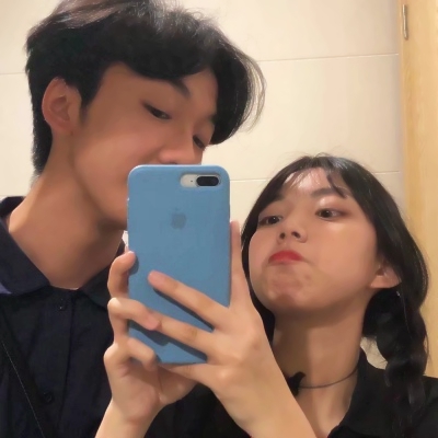qq真人情侣头像两张一对两张图片