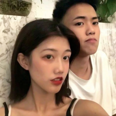 qq真人情侣头像两张一对两张图片