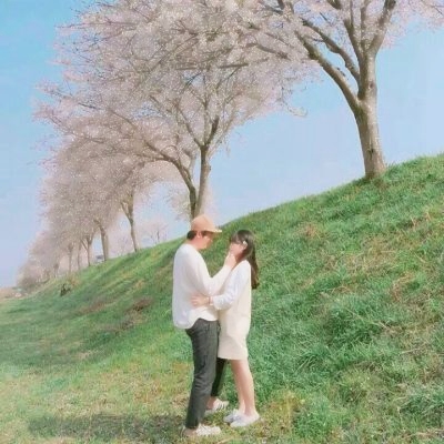 高清情侣头像一张两个人唯美甜蜜图片