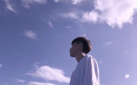 情头一男一女高冷背影,高清一对两张的情头单人背影图片