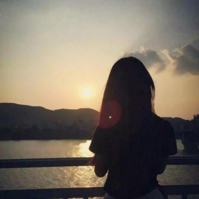 情头一男一女高冷背影,高清一对两张的情头单人背影图片