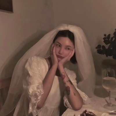 情侣一男一女的头像,高清好看的分开情侣头像一男一女图片