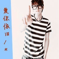 情侣头像一男一女两张分开带字,爱你依旧念你如初