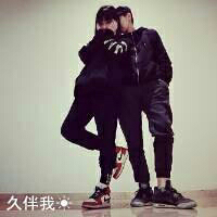 qq非主流情侣头像带字一男一女图片,满城光不及她