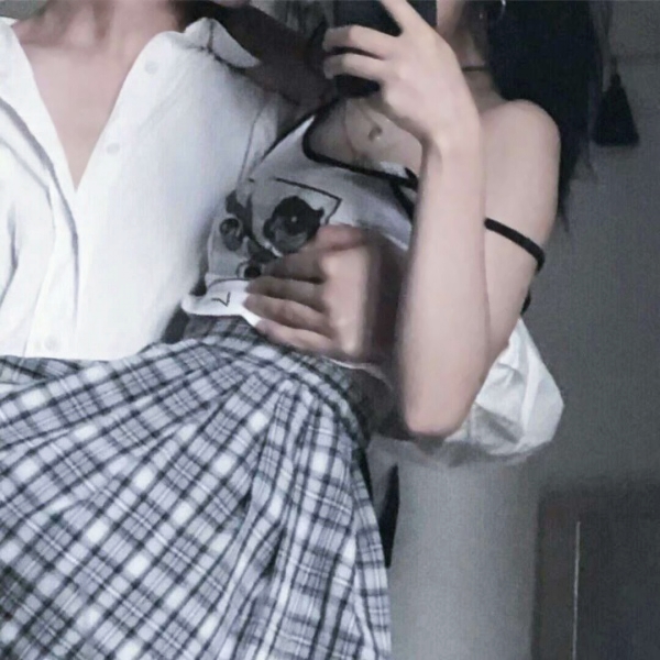 甜蜜秀恩爱的情头图片 情侣头像一对两张甜蜜真人