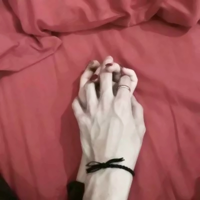 高清恩爱的唯美手控情侣头像一对两张图片 唯美手控情头