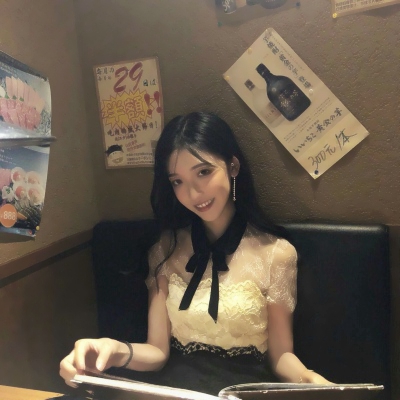 韩风潮流情侣高调又甜蜜 真人韩系唯美情侣头像一对两张图片