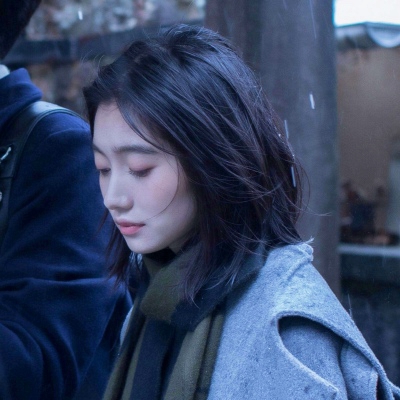 韩风潮流情侣高调又甜蜜 真人韩系唯美情侣头像一对两张图片
