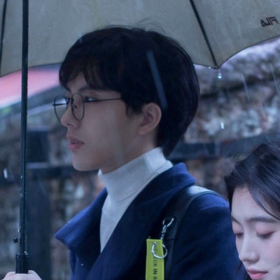 韩风潮流情侣高调又甜蜜 真人韩系唯美情侣头像一对两张图片
