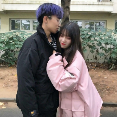 韩风潮流情侣高调又甜蜜 真人韩系唯美情侣头像一对两张图片
