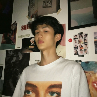 韩风潮流情侣高调又甜蜜 真人韩系唯美情侣头像一对两张图片