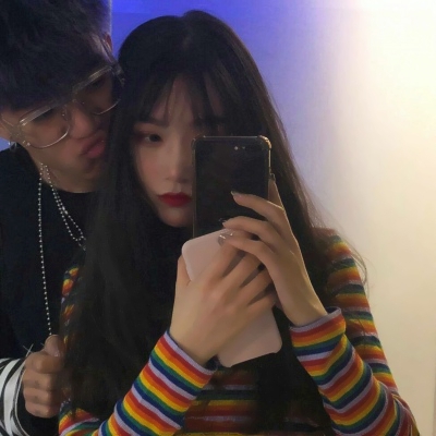 韩风潮流情侣高调又甜蜜 真人韩系唯美情侣头像一对两张图片