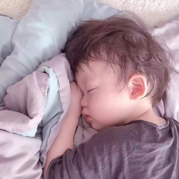 高清可爱的卖萌小孩情侣头像两张图片 情侣头像小孩萌萌哒