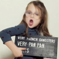 可爱情侣头像小孩子欧美的图片 欧美小孩情侣头像一左一右两张
