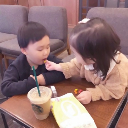 情侣头像小孩子一对两张