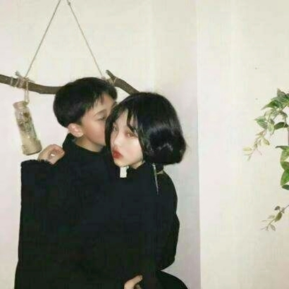 qq真人情侣头像两人一张最新