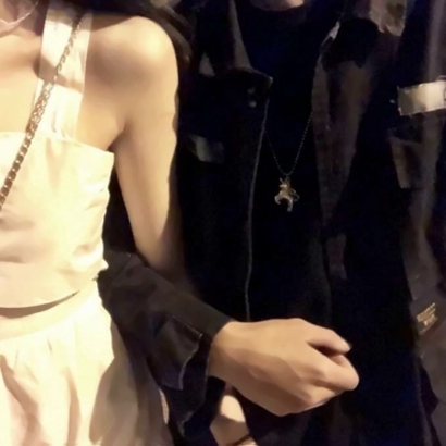 高清一对两张特污的情侣头像现实 特污的情侣头像