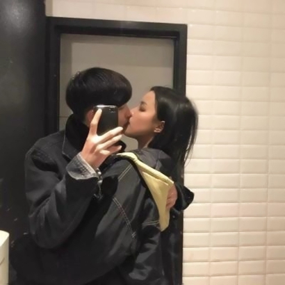 高清甜蜜的情侣头像kiss一对两张图片 接吻情头真人两张