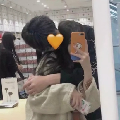 高清甜蜜的情侣头像kiss一对两张图片 接吻情头真人两张