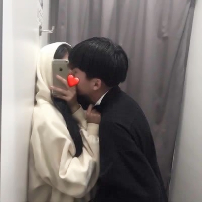 高清甜蜜的情侣头像kiss一对两张图片 接吻情头真人两张