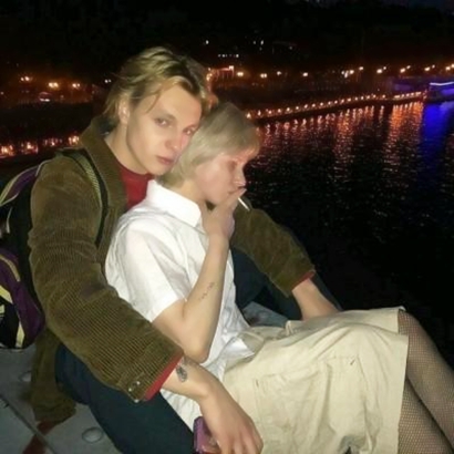 高清好看的欧美情头像双人两张图片 情侣头像欧美风格