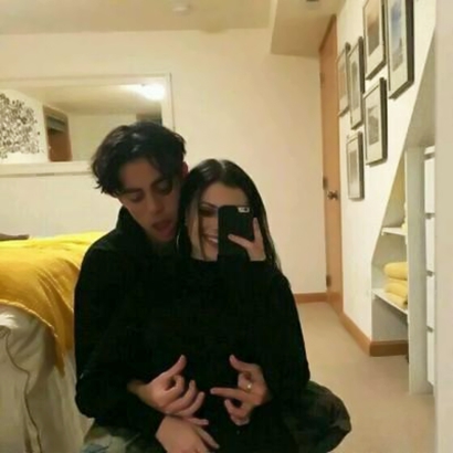 高清好看的欧美情头像双人两张图片 情侣头像欧美风格