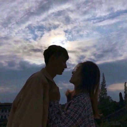 高清超有创意的情侣一对两张 超个性创意情侣头像