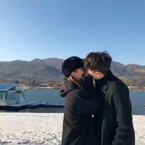 高清非常恩爱的情侣头像图片 恩爱情侣头像一对两张