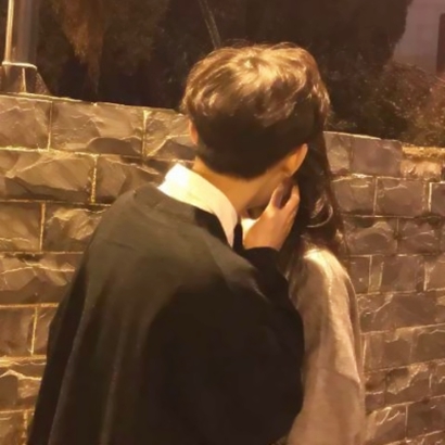 四组高清不露脸的情侣头像真人背影双人 真人情侣头像两张背影