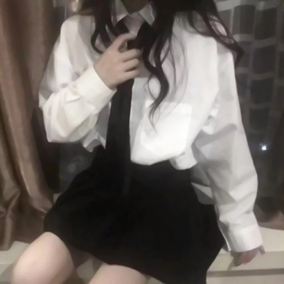 高清情侣头像不露脸的一男一女图片 情侣不露脸头像