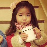 可爱的小男孩小女孩情侣很般配 小孩情侣头像一男一女