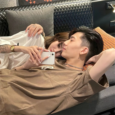 温柔又亲密的情侣头像 超级精致又非常优质的好看情侣头像