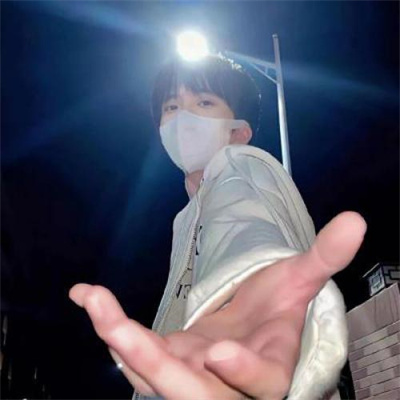 简单很幸福的情侣头像 真人版幸福的甜蜜日常情侣头像
