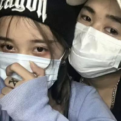 真人幸福感爆棚很明显的情头 很明显的高调的质感情侣头像