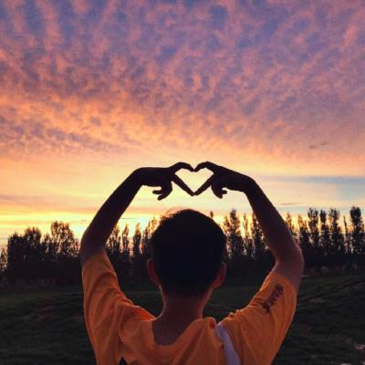 不易被发现的氛围感情头图片 2023一男一女分开有意境的情侣头像
