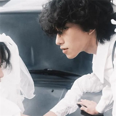 有质感好看又撩人的qq情侣头像 很有感觉的真人情侣头像一男一女