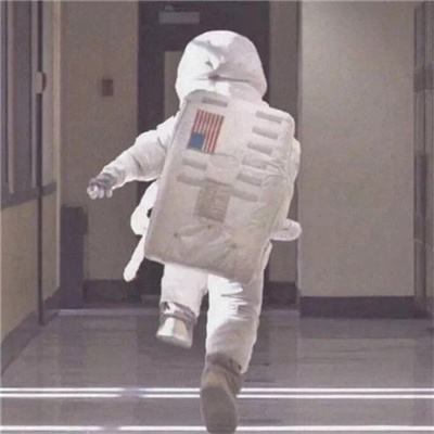 抖音很火的唯美太空人情侣头像 宇航员系列情侣头像一左一右
