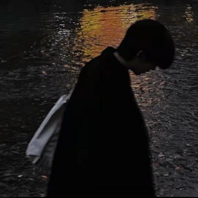 阳光一点的气质男头合集 阳光的又很帅气的精致男生头像