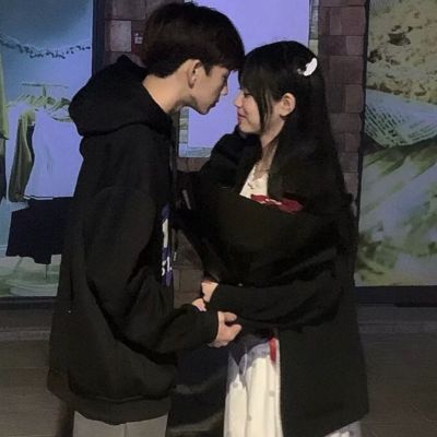 浪漫温馨情侣高清微信图片大全 全网最好看的唯美情头真人