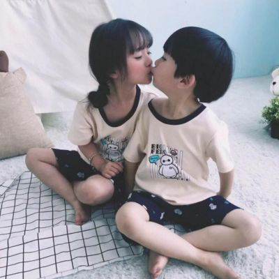 乖巧唯美情侣图片大全 可爱小孩情侣头像超萌