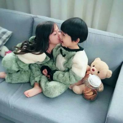 乖巧唯美情侣图片大全 可爱小孩情侣头像超萌