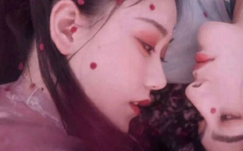 很污的情头唯美浪漫 情侣暧昧头像接吻