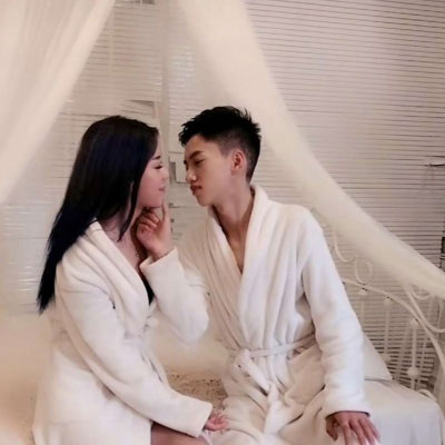 很污的情头唯美浪漫 情侣暧昧头像接吻